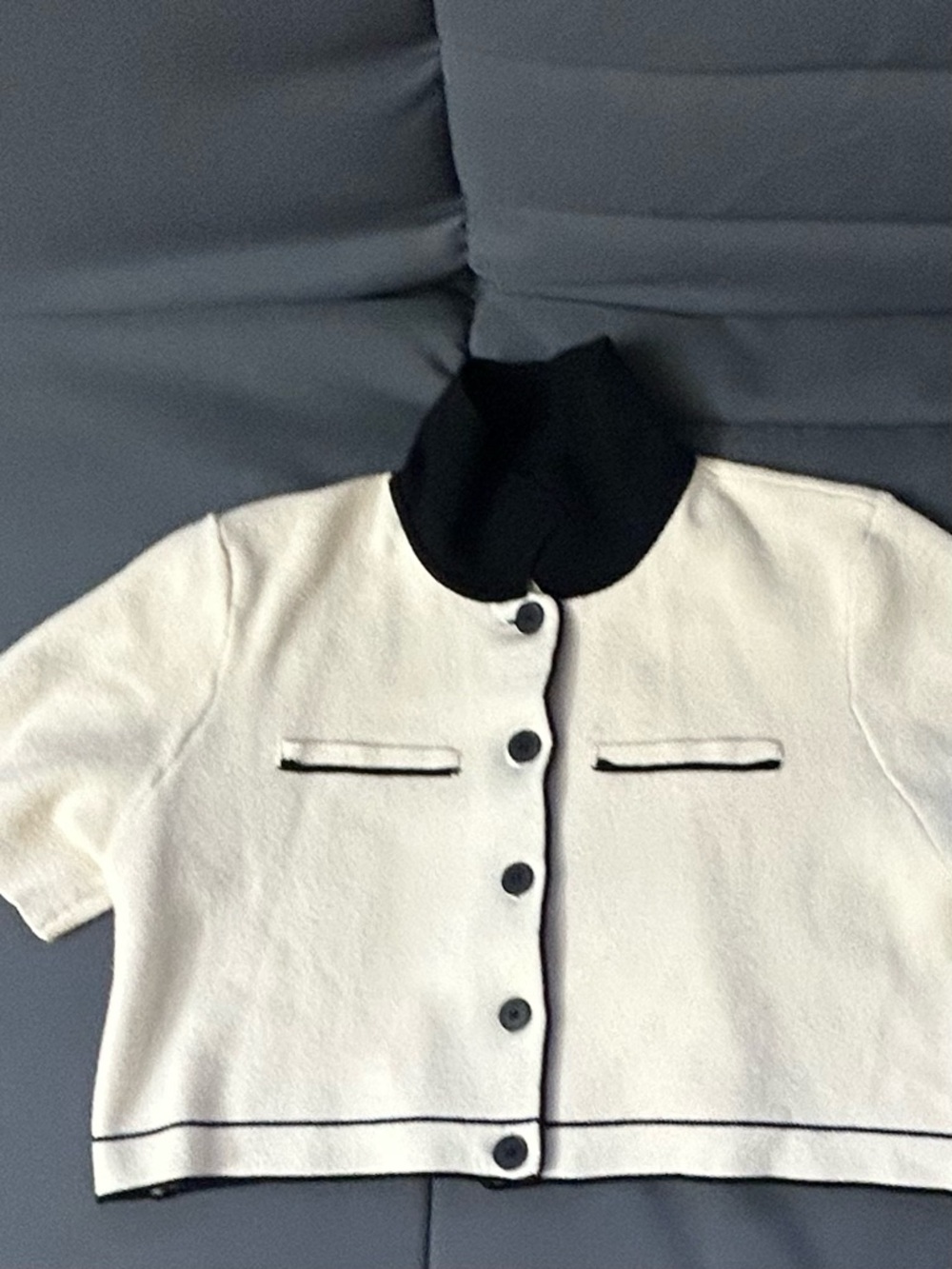 Oak & Fort Cropped Short Sleeved Cream Cardigan with Black Trim  Size S - Picture 5 of 15